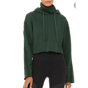 Alo Yoga Effortless Cropped Hoodie in forest green. Size XS
